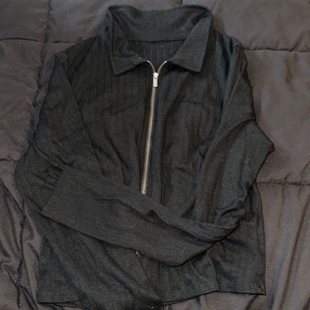 Black cropped zip up